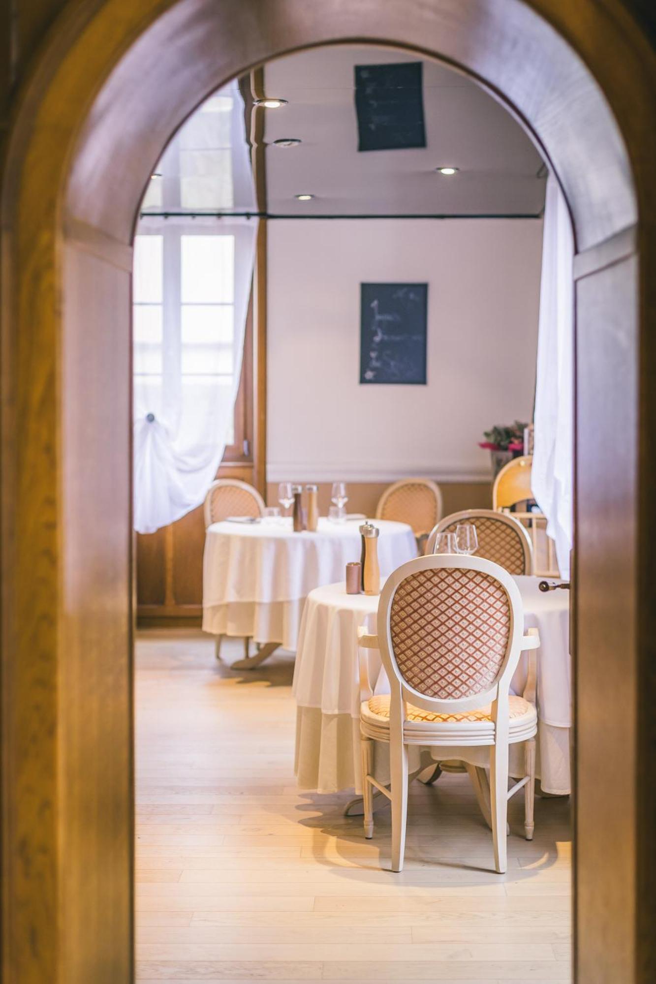 Logis Hotel & Restaurant Le Soleil D'Or Montigny-la-Resle Luaran gambar